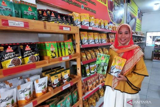 Sering Diomeli Ortu, Shinta Bisnis Keripik Pisang, Sukses Besar! - GenPI.co