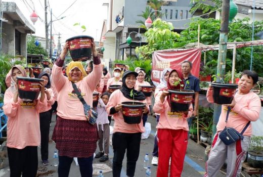 Manfaatkan Lahan Sempit, Mak Ganjar Ajak Warga Sebar 500 Pohon Cabai - GenPI.co