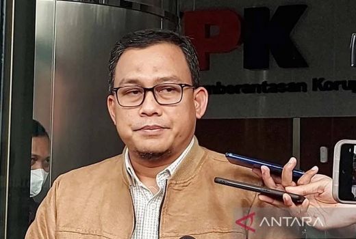 Dirujak Netizen! KPK Salah Blokir Rekening, Malah Pedagang Burung - GenPI.co