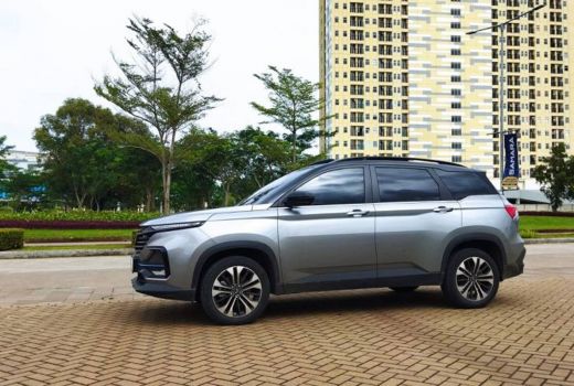 Wuling Almaz Hybrid Mobil Irit BBM, Seliter Bisa 19 Kilometer - GenPI.co