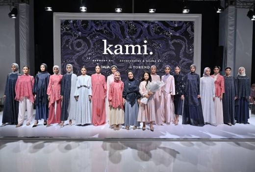 Manis! Cantiknya 16 Busana Lebaran Bernuansa Monochrome Ala Kami. - GenPI.co