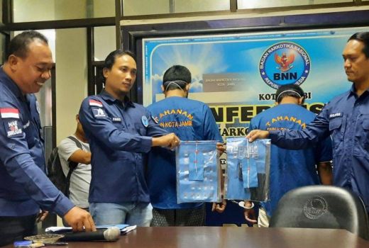 Ketahuan Pakai Narkoba, Oknum TNI Diringkus BNN Jambi - GenPI.co