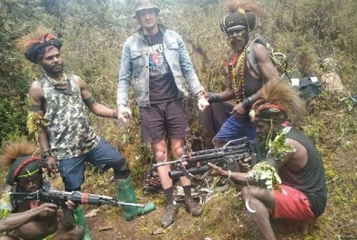 Pilot Susi Air 4 Bulan Disandera KKB Papua, Negosiasi Ribet - GenPI.co