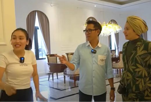 Ayu Ting Ting Takjub Rumah Eko Patrio Rp 150 Miliar, Musala Seperti di Madinah - GenPI.co