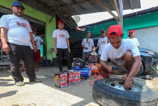 Dengar Aspirasi Sopir Truk, KST Dukung Ganjar Turun Tangan Beri Bantuan - GenPI.co