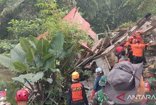 Longsor TPT Rel Kereta Api di Bogor, 2 Tewas dan 4 Masih Dalam Pencarian - GenPI.co