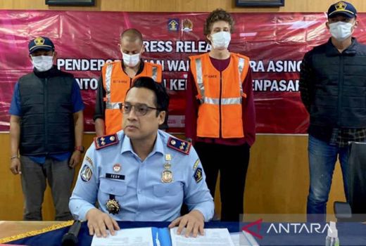 Jadi Komika di Bali, Warga Rusia Dideportasi Kantor Imigrasi Denpasar - GenPI.co