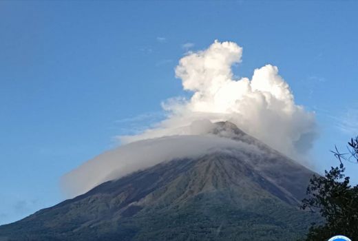 PVMBG Beri Imbauan Penting Terkait Aktivitas Gunung Karangetang - GenPI.co