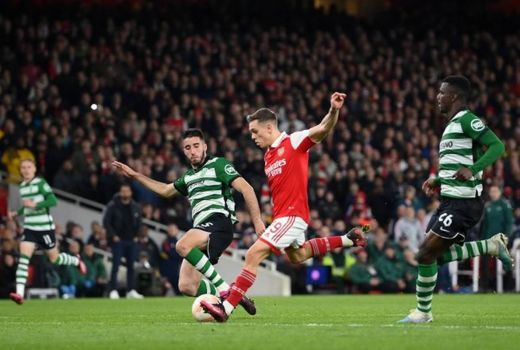 Arsenal vs Sporting CP: Gol 42 Meter Sungguh Gila - GenPI.co