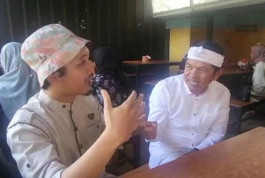 Guru Honorer Dipecat Setelah Kritik Ridwan Kamil Ditawari Jadi Fotografer Dedi Mulyadi - GenPI.co