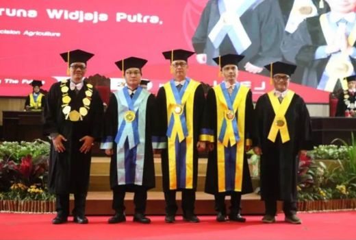 Bayu Guru Besar Termuda Universitas Jember, Usia 38 Tahun - GenPI.co
