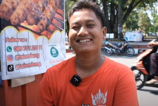 Diremehkan Calon Mertua, Aznoor Raih Rp 1,8 Juta Sehari Jualan Telur Gulung - GenPI.co