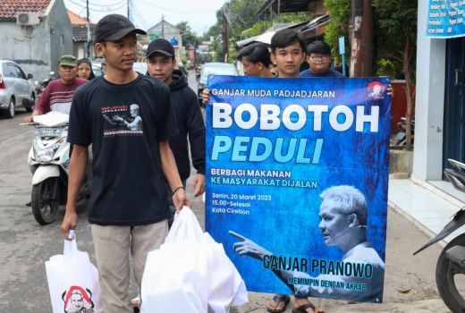Sambil Nobar Persib Bandung, Ganjar Muda Padjadjaran Tumbuhkan Rasa Sosial - GenPI.co