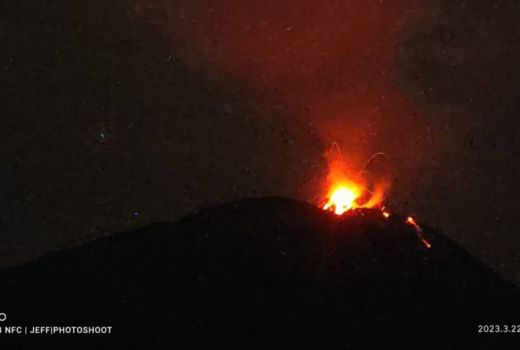 Gunung Ile Lewotolok di NTT Alami 60 Kali Erupsi, Status Waspada - GenPI.co