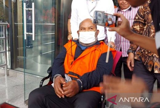 Pesan Tegas KPK soal Lukas Enembe Mogok Minum Obat dan Diberi Ubi Busuk - GenPI.co