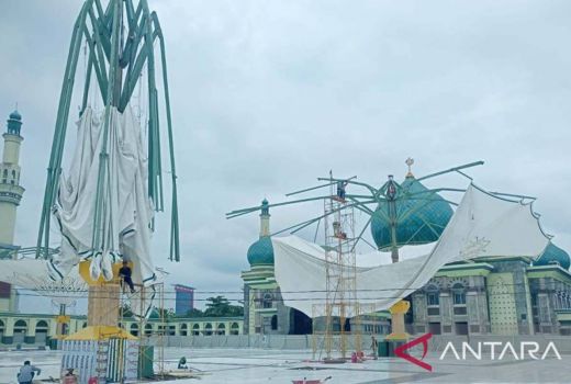 Badai di Pekanbaru Sebabkan 2 Payung Raksasa Masjid Annur Rusak - GenPI.co