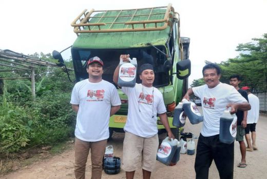 Manuver Berkelas KST Dukung Ganjar, Bukber Sambil Bagi-bagi Oli - GenPI.co