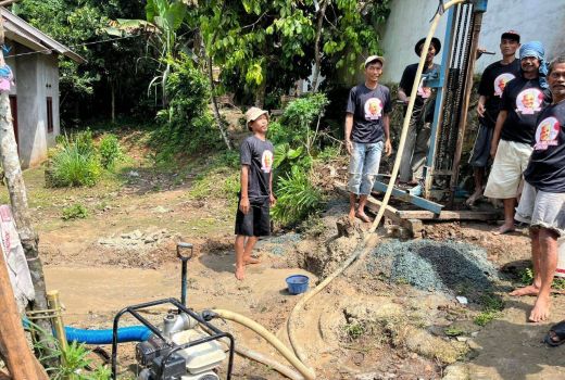Bukti Berjiwa Sosial, Ganjar Milenial Center Beri Bantuan Sumur Bor - GenPI.co