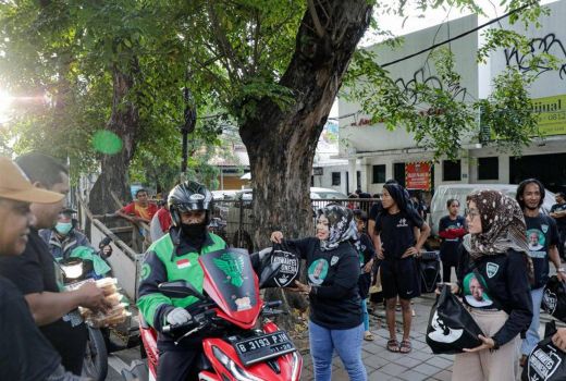 Berbagi Keceriaan di Bulan Puasa, Kowarteg Dukung Ganjar Beri Takjil Gratis - GenPI.co