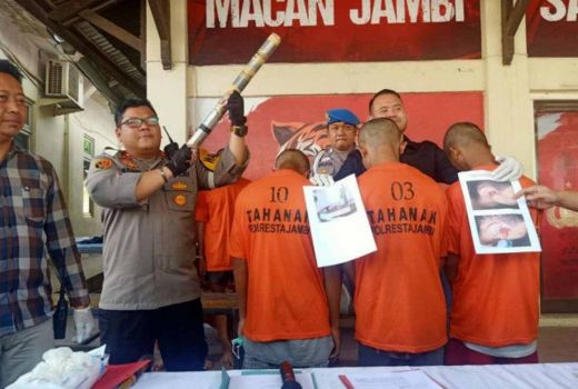 3 Pemuda Peledakan Meriam Kaleng Mirip Bazoka di Jambi Ditangkap - GenPI.co