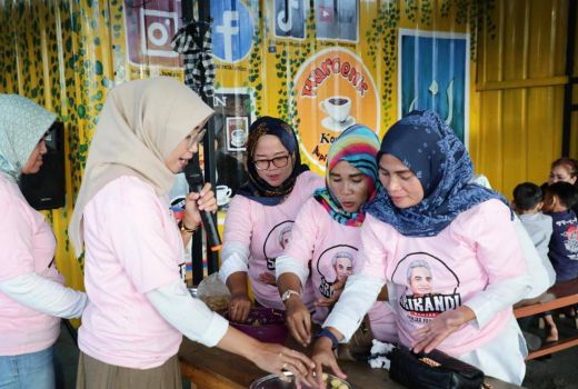 Latihan Memasak Kue Nastar Jadi Cara Srikandi Ganjar Buka Pintu Usaha - GenPI.co
