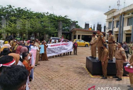 Guru PPPK Manokwari 4 Bulan Belum Digaji, Datangi Kantor Bupati - GenPI.co