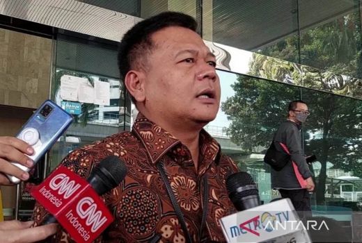 Melawan, Endar Priantoro Laporkan Firli Bahuri ke Dewas KPK - GenPI.co