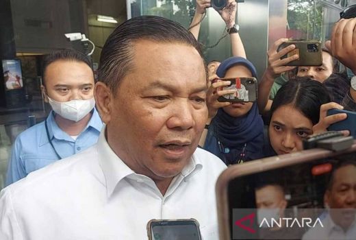 Sekda Provinsi Riau Beri Keterangan Seusai 6 Jam Klarifikasi LHKPN - GenPI.co