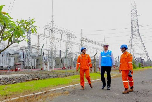 Dirut PLN Terima Penghargaan Best 50 CEO, Moeldoko: Keberanian Pemimpin - GenPI.co