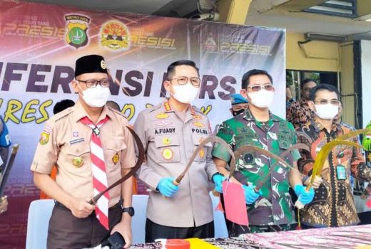 367 Pelaku Tawuran di Depok Ditangkap, Sejumlah Senjata Disita - GenPI.co