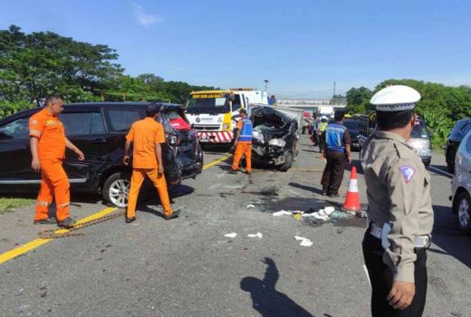 1 Tewas dalam Kecelakaan Beruntun di Tol Palikanci Cirebon - GenPI.co