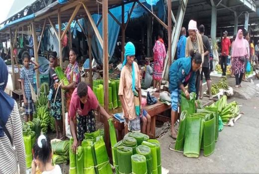 Pasar Phara Sentani Jayapura Ramai Pedagang Dadakan Menjelang Lebaran - GenPI.co