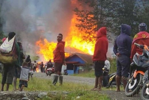 KKB Bakar Rumah Warga di Distrik Ilaga Papua, 4 Honai Ludes - GenPI.co