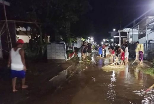 Puluhan KK Sempat Diungsikan Akibat Banjir di Lumajang Jawa Timur - GenPI.co