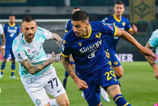 Pesta Gol, Inter Milan Paksa Hellas Verona Ukir Rekor Busuk - GenPI.co