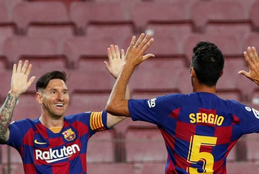 Sergio Busquets Pergi, Barcelona Kian Dekat Pulangkan Lionel Messi - GenPI.co