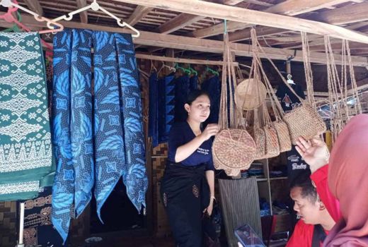 Musim Panen Durian di Lebak, Produk UMKM Badui Makin Laris - GenPI.co