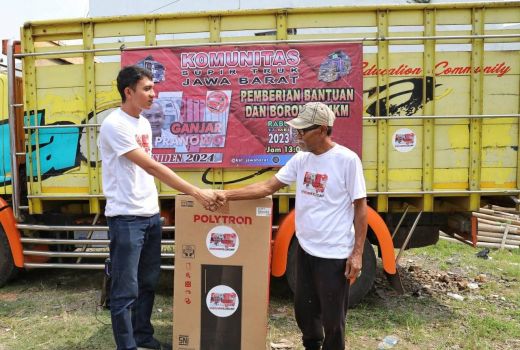 Motivasi Warga, KST Dukung Ganjar Beri Bantuan dan Borong Dagangan UMKM - GenPI.co