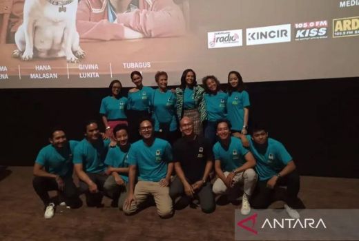 Review Film Terbaru: Detektif Jaga Jarak Angkat Perselingkuhan Berbalut Komedi - GenPI.co