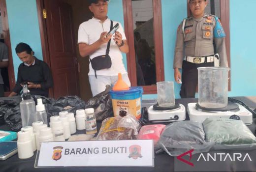 Sebuah Rumah Kontrakan di Karawang Dijadikan Tempat Produksi Narkotika - GenPI.co