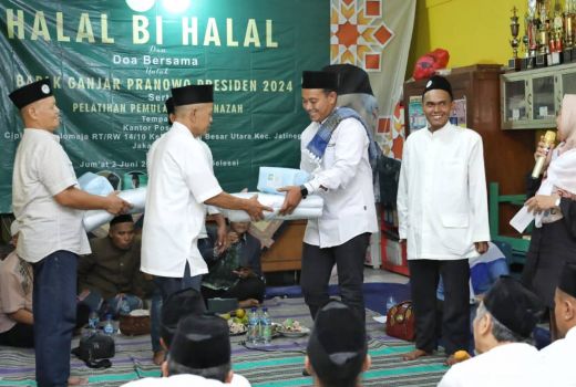 Aksi Berkelas Santri Dukung Ganjar, Edukasi Warga soal Pemulasaraan Jenazah - GenPI.co