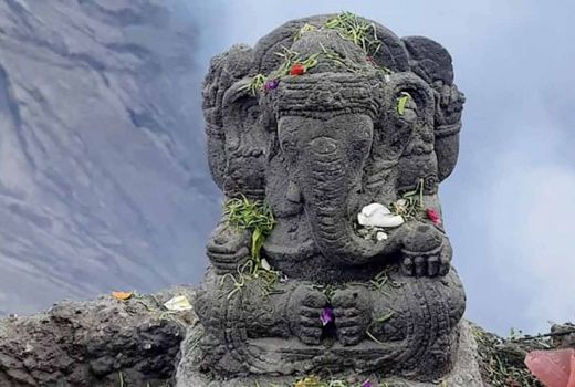 Arca Ganesha yang Hilang di Gunung Bromo Diganti Baru - GenPI.co