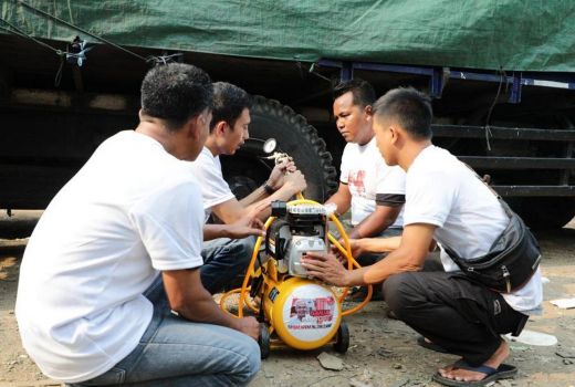 Bentuk Peduli ke Sesama, KST Dukung Ganjar Berikan Kompresor dan Dongkrak - GenPI.co