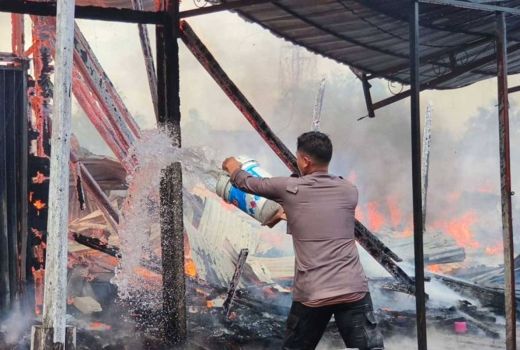 9 Ruko dan 5 Petak Kos Ludes Akibat Kebakaran di Papua Selatan - GenPI.co