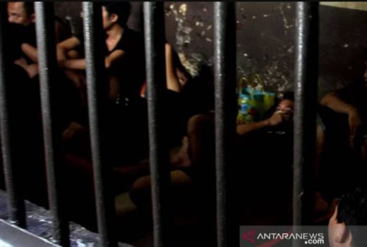 Dugaan Setor Uang, 8 Anggota Brimob Polda Riau Ditahan - GenPI.co
