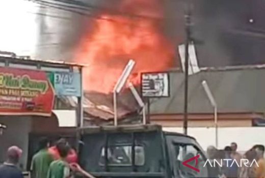 2 Rumah Ludes Akibat Kebakaran di Palembang, Seorang Pria Ditangkap - GenPI.co