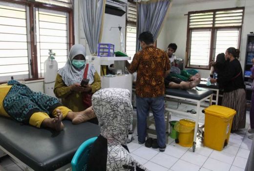 Keracunan Massal Surabaya, Belasan Orang Dirawat di Rumah Sakit - GenPI.co