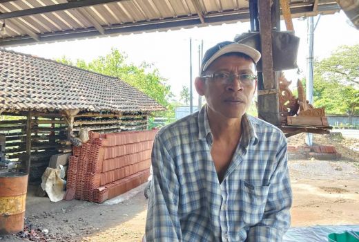 Salam Sukses Jadi Pengusaha Genteng, Penjualan Hingga Bali - GenPI.co