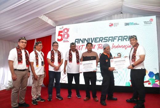 Telkom Jabar Beri Bantuan Perangkat Komputer dan Alat Ibadah di Sukabumi - GenPI.co