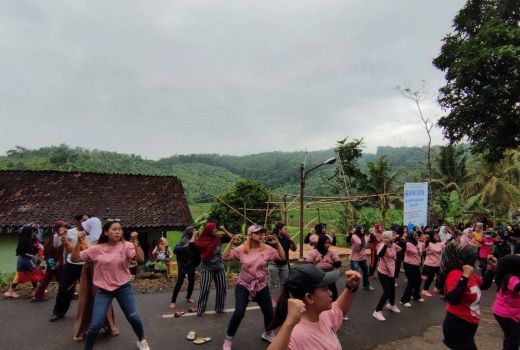 Rangkul Warga Banjar, Ganjar Muda Padjadjaran Gelar Senam Bareng - GenPI.co